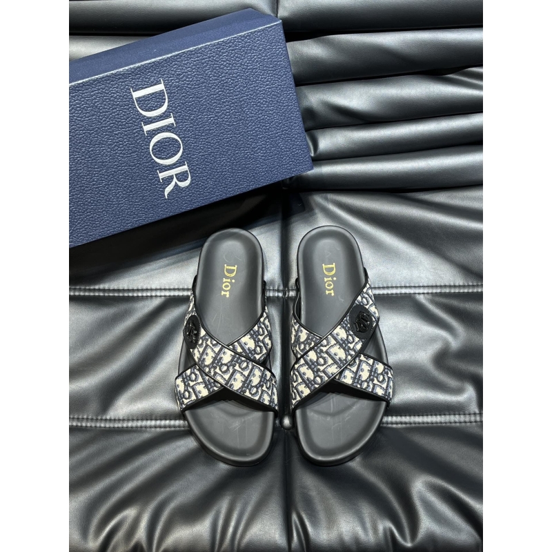 ch**an D*or slippers